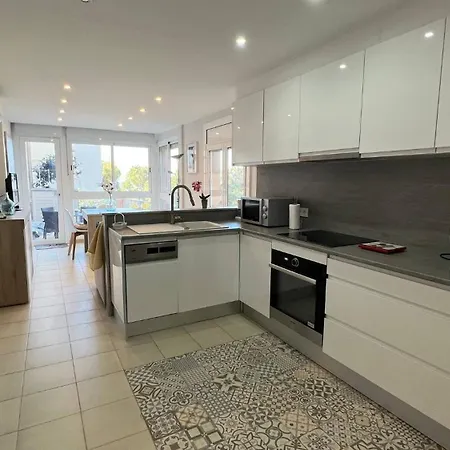 Bonito Piso En Canyelles Av-85 Ρόζες